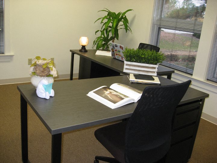 Window Corner 167 Sq. Ft. Office Floor Plan 8